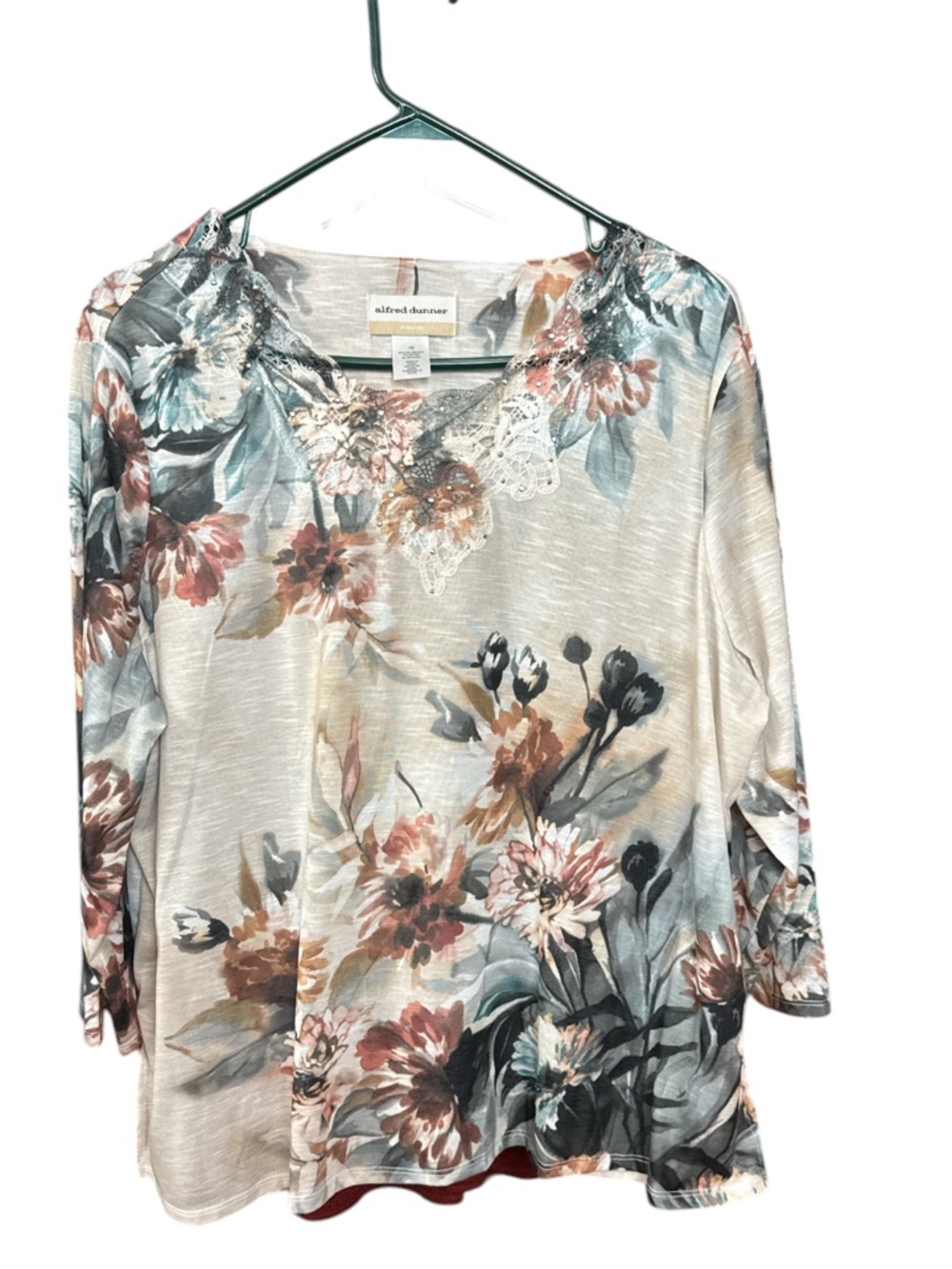 Alfred Dunner Floral Embellished Lace Neck Top 1X - Picture 2 of 6